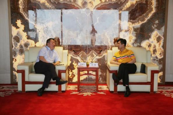 陕西服装学院及五零五药业吕明董事长一行到访PT视讯(中国区)官网股份 陕西服装学院及五零五药业吕明董事长一行到访PT视讯(中国区)官网股份