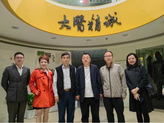 PT视讯(中国区)官网股份董事长邢雅江到访香港浸会大学中医药学院