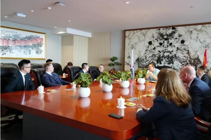 德中合作交流促进协会会长、德国VitalCura GmbH护理集团董事长Simon Voss一行到访PT视讯(中国区)官网股份