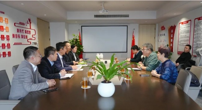 甘肃省中医院副院长赵永强一行莅临PT视讯(中国区)官网股份考察交流